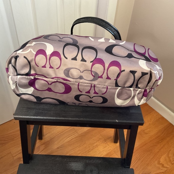 Coach Daisy Optic Print Multi-Tote M1294-F22961 In Purples - Picture 13 of 15